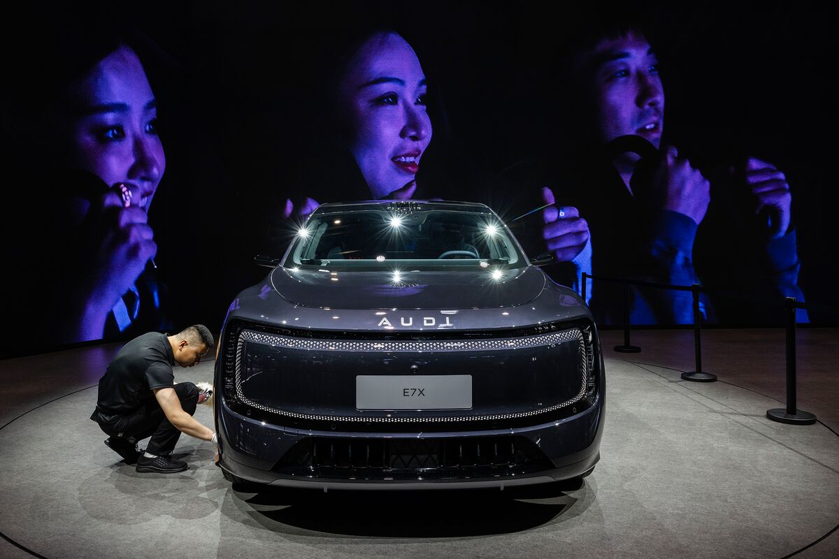 Audi Splits Logos for China as Carmaker Fights to Revive Sales