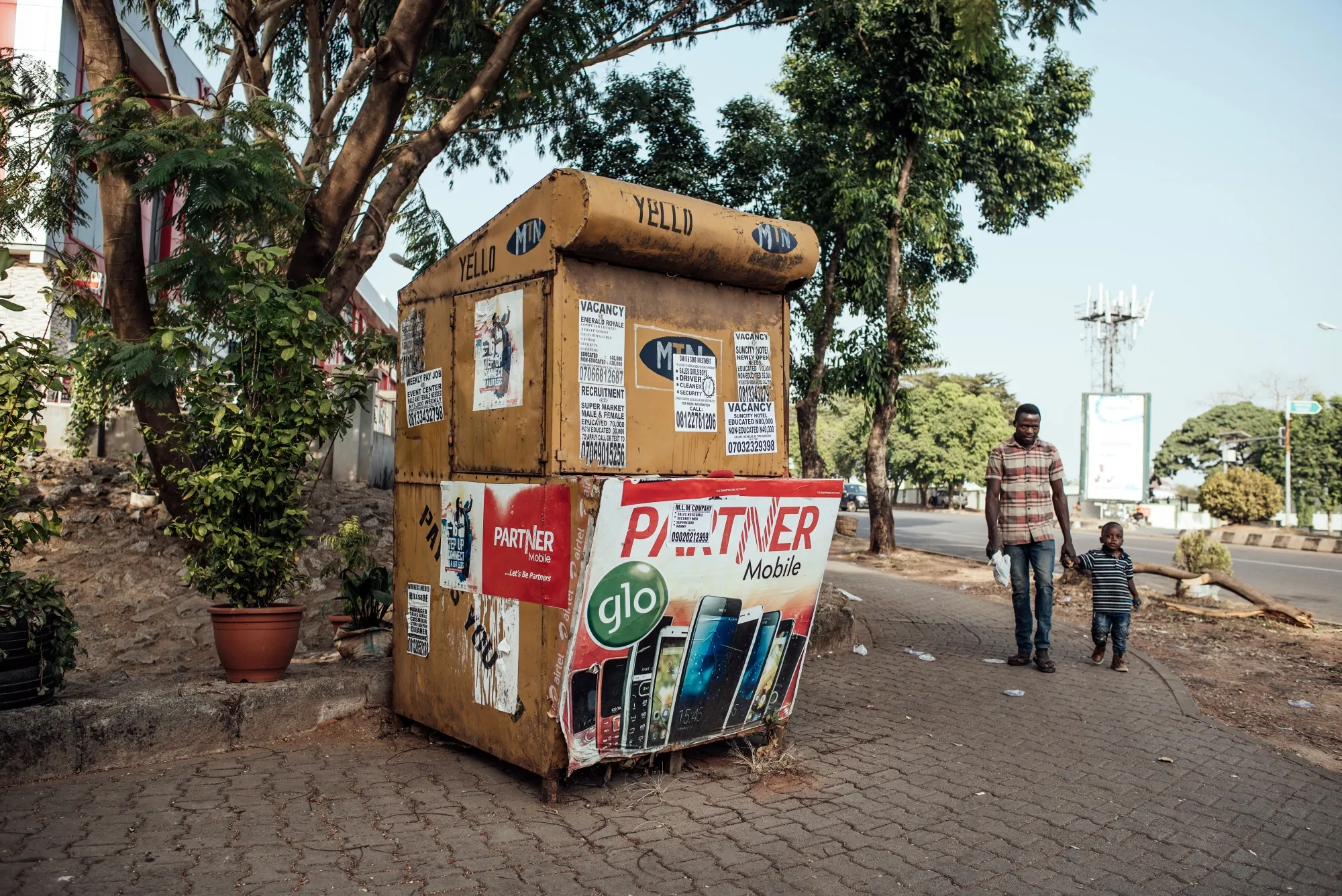 A shuttered MTN&nbsp;kiosk stands on the street in Abuja, Nigeria.