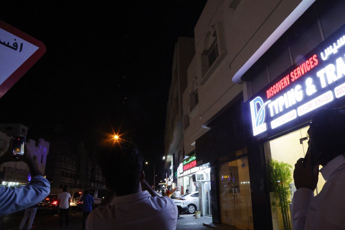 Iran Launches Missiles at US Base in Qatar in Retaliatory Strike