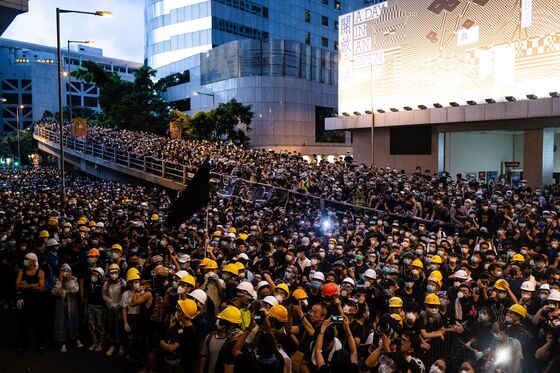 Hong Kong Protesters Disperse After Police Complex Blockade