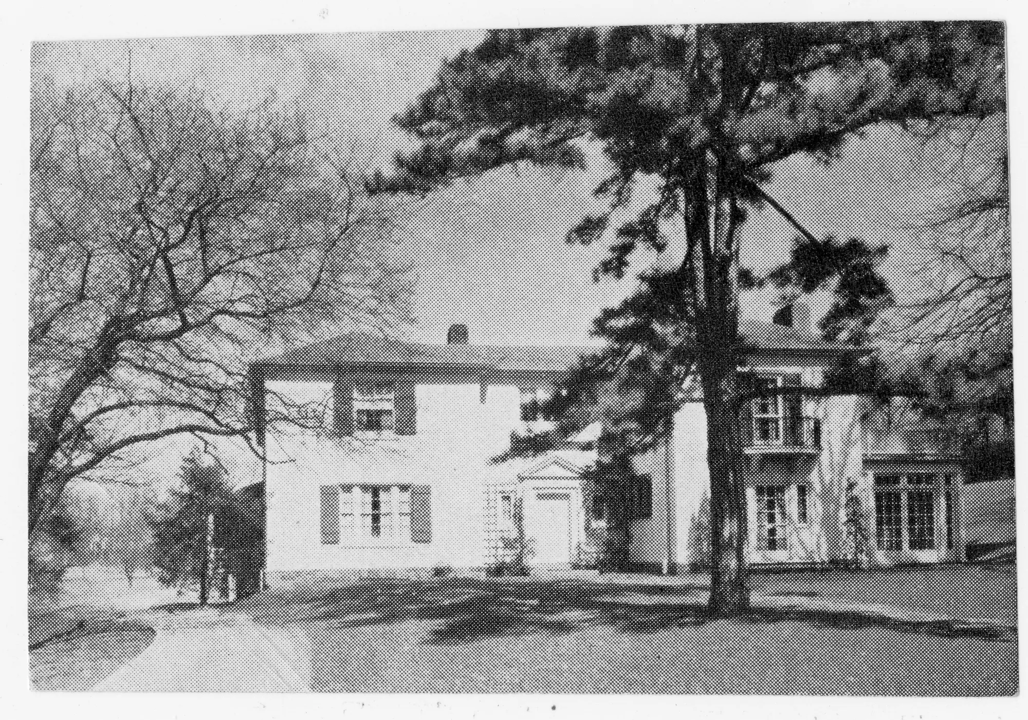 A two-story house in the Roland Park/Guilford neighborhood of Baltimore, Maryland, in 1910. The&nbsp;streetcar suburb was&nbsp;one of the first planned communities in the US and is considered an early example of the enforcement of racial segregation through the use of restricted covenants.&nbsp;