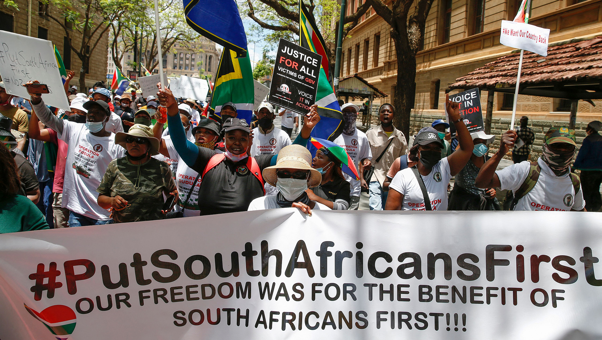 Xenophobia Rears Its Head in South Africa With Unemployment Rife - Bloomberg