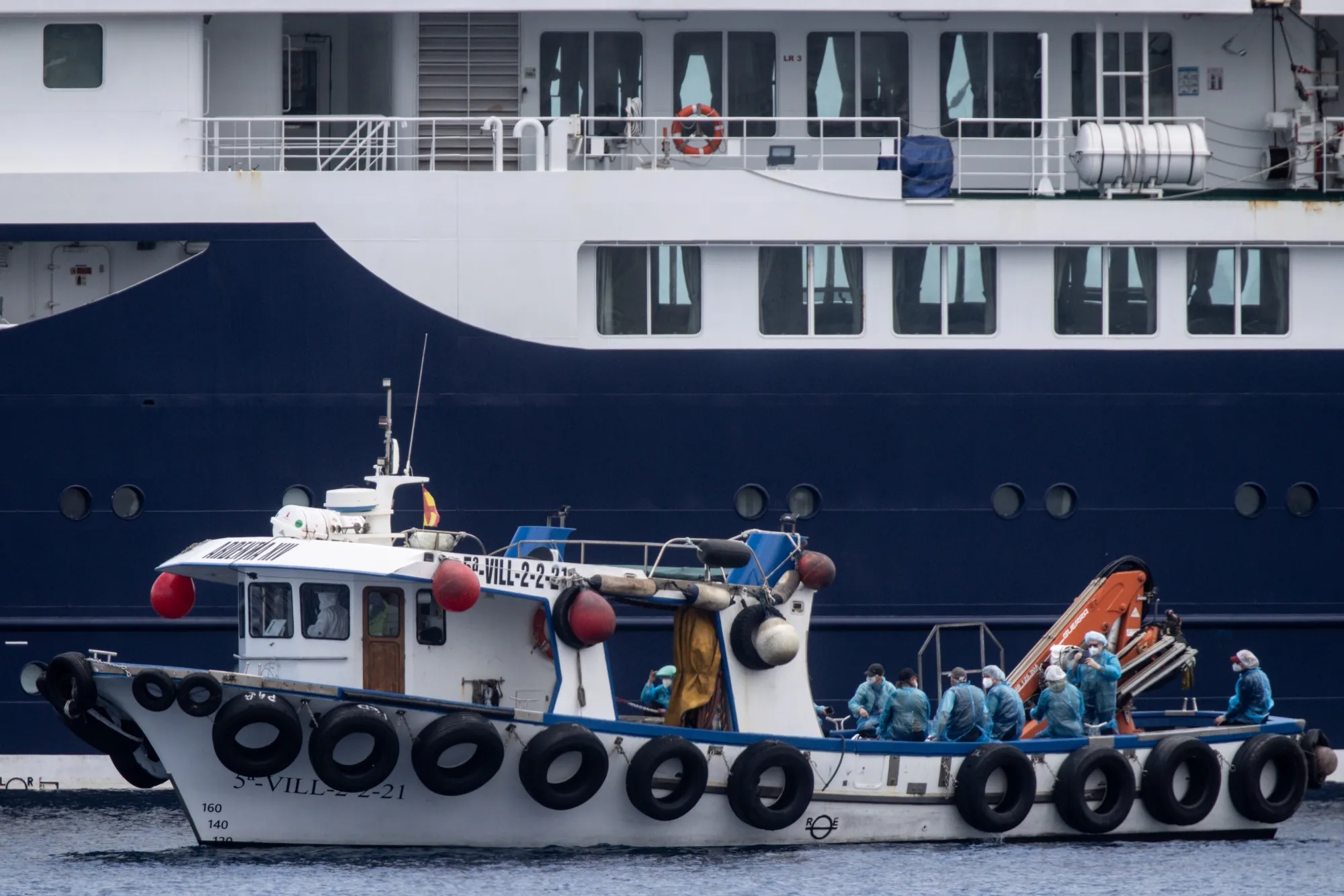 Passengers are evacuated from the MV Hondius in&nbsp;Tenerife on May 10.