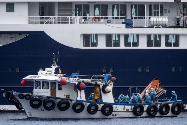 Cruise Ship MV Hondius