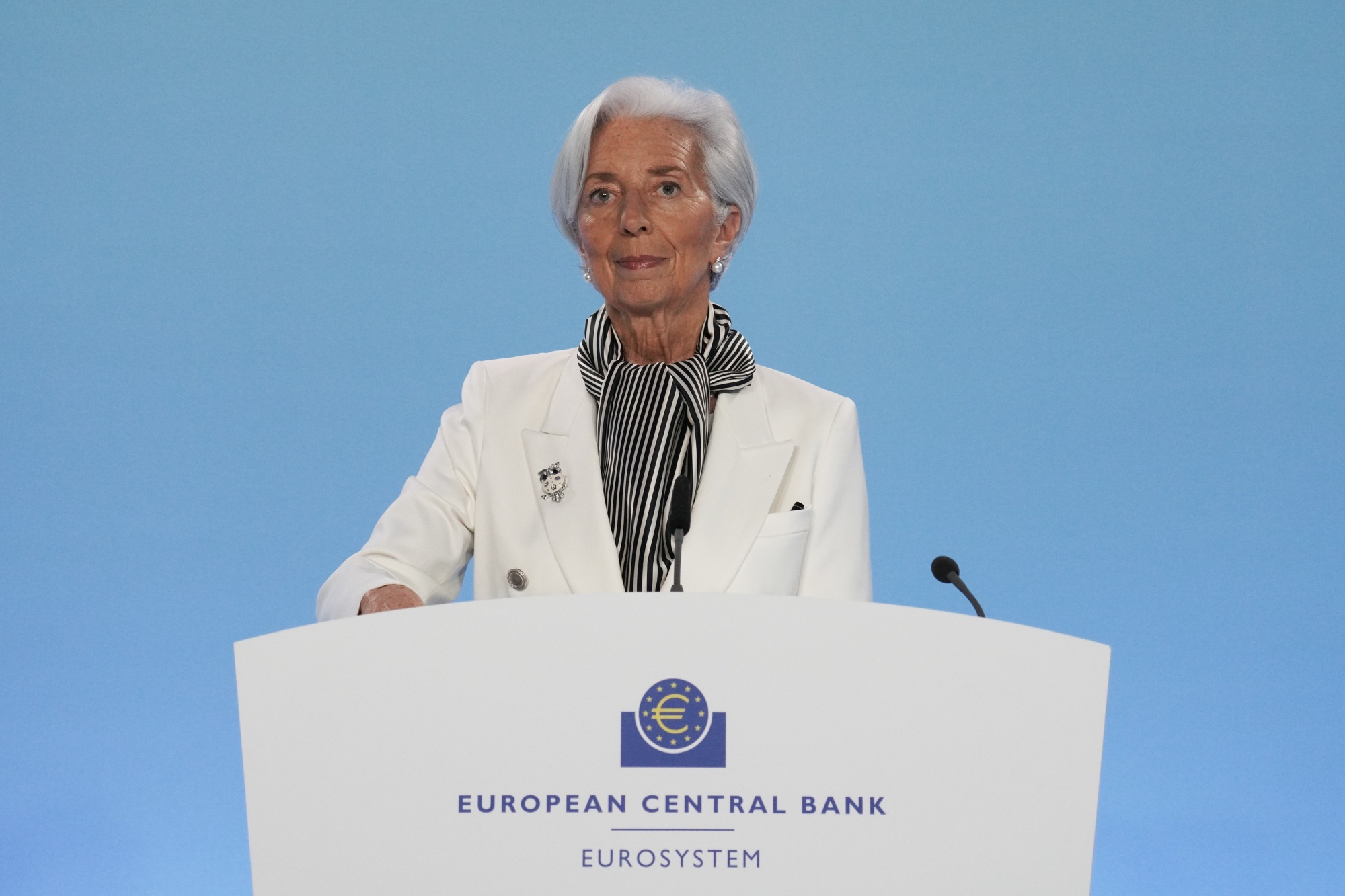 ECB's Lagarde Stands By Comments on 'Likely' Summer Interest Rate Cut -  Bloomberg