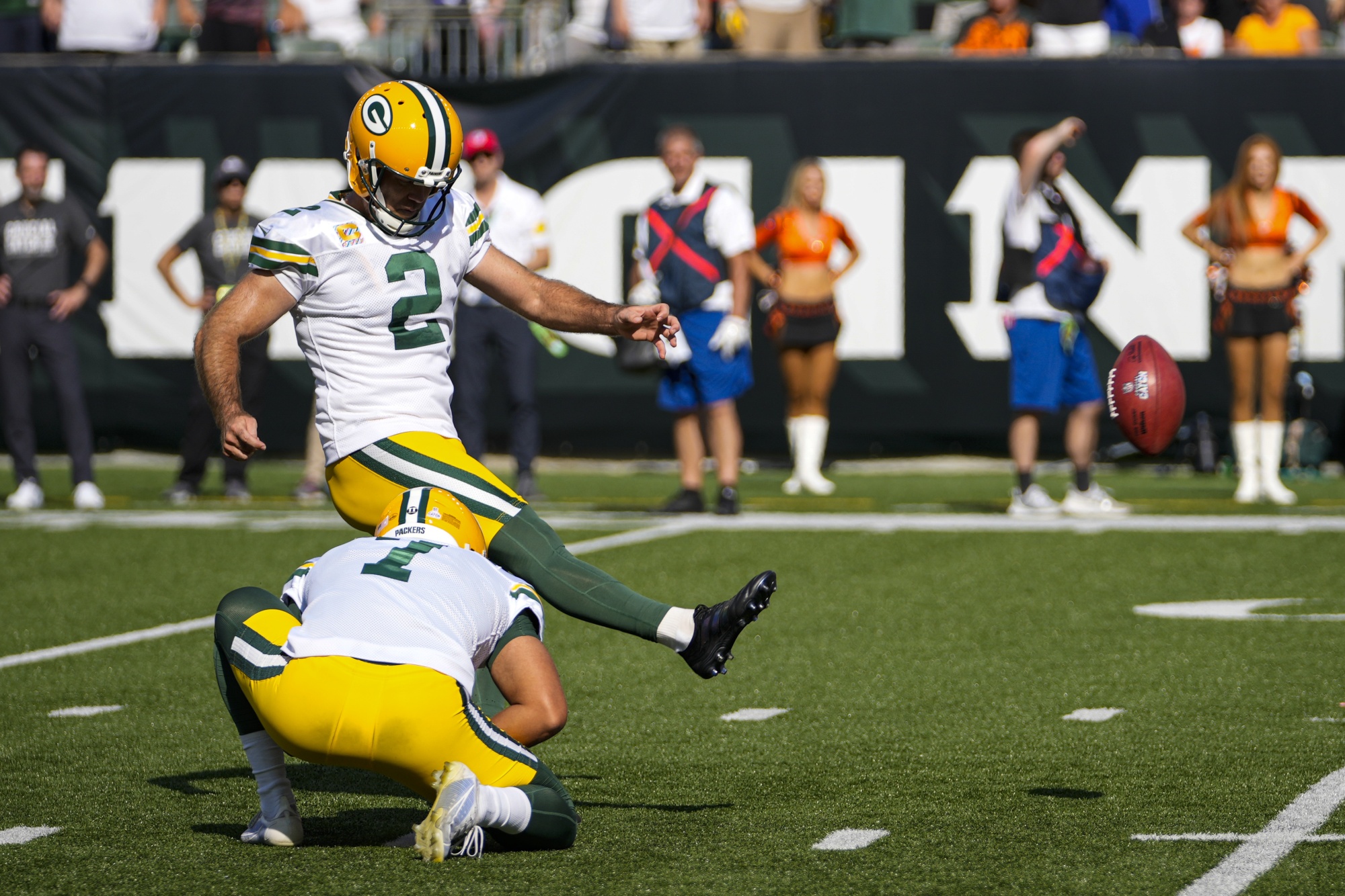 Packers make horrible decision to kick field goal with two minutes left