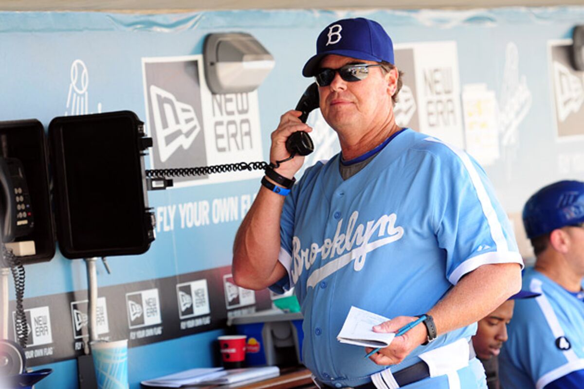 Major League Baseball and T-Mobile Reinvent the Bullpen Phone - Bloomberg