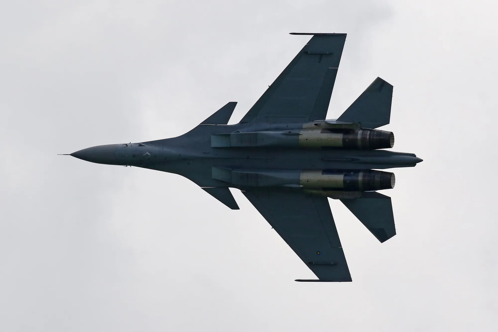 A Sukhoi SU-30 MKM fighter jet
