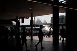Australian Confidence Plunges Amid Pessimism Over Economic Growth