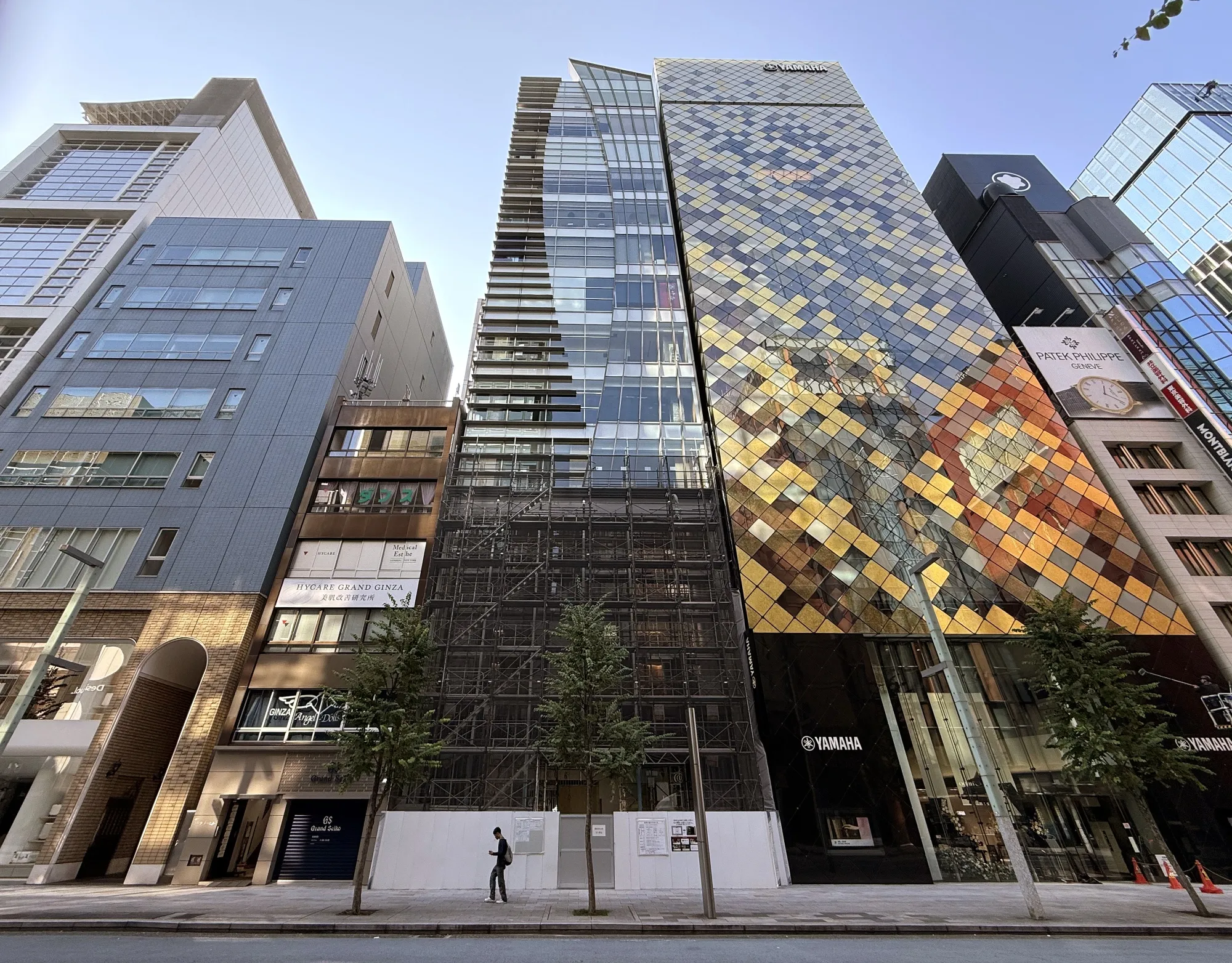 GINZA gCUBE, center.