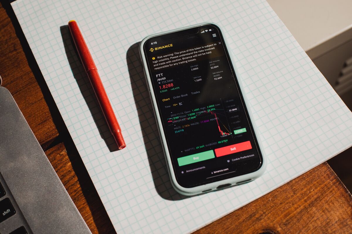 Podcast: Why a Crypto Fund Rejected the Token That Blew Up FTX - Bloomberg