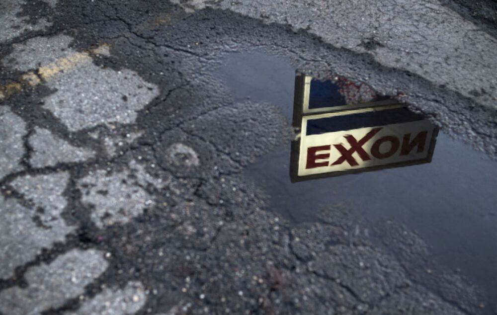 Chevron And Conoco Cuts Point The Way For Exxon Bloomberg