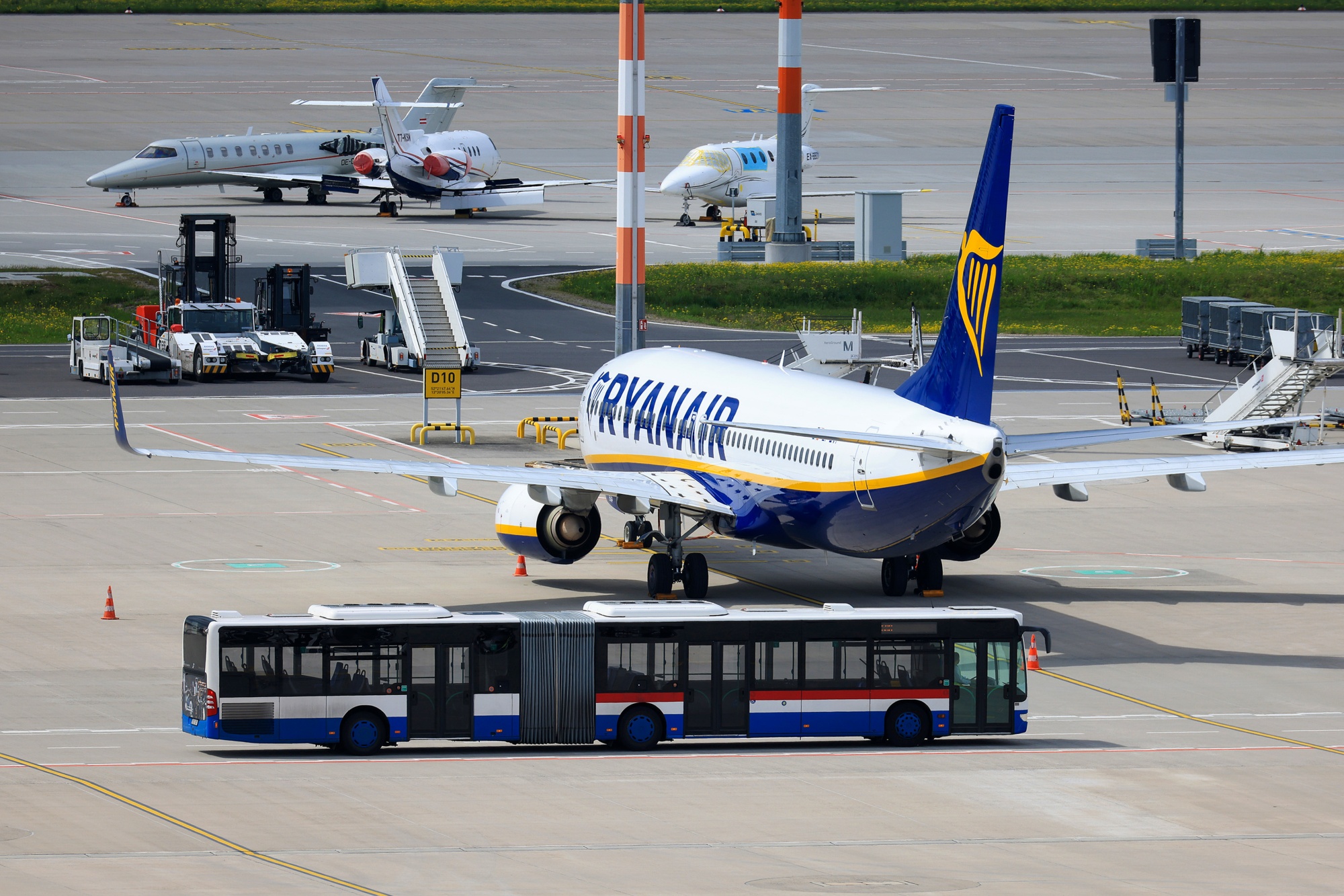Ryanair Says of Competition in Germany Up Fares - Bloomberg