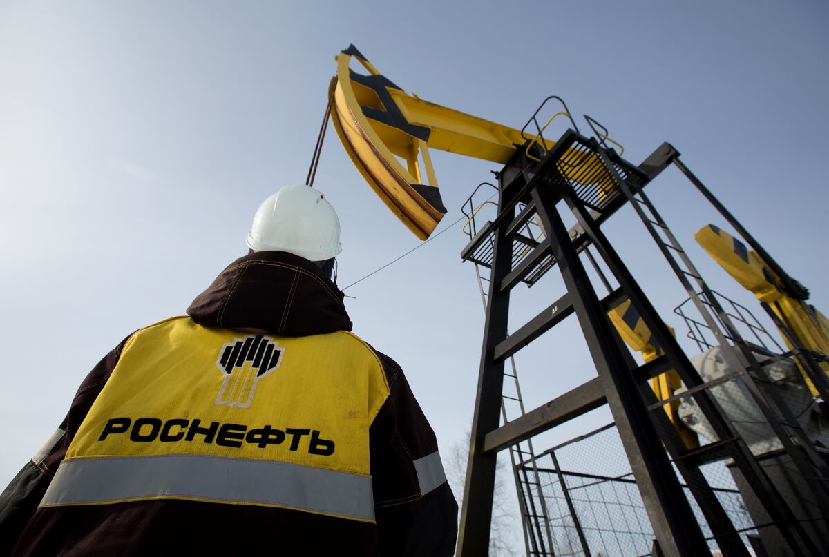 France and Germany Lead EU Push to Sanction Russian Oil Majors