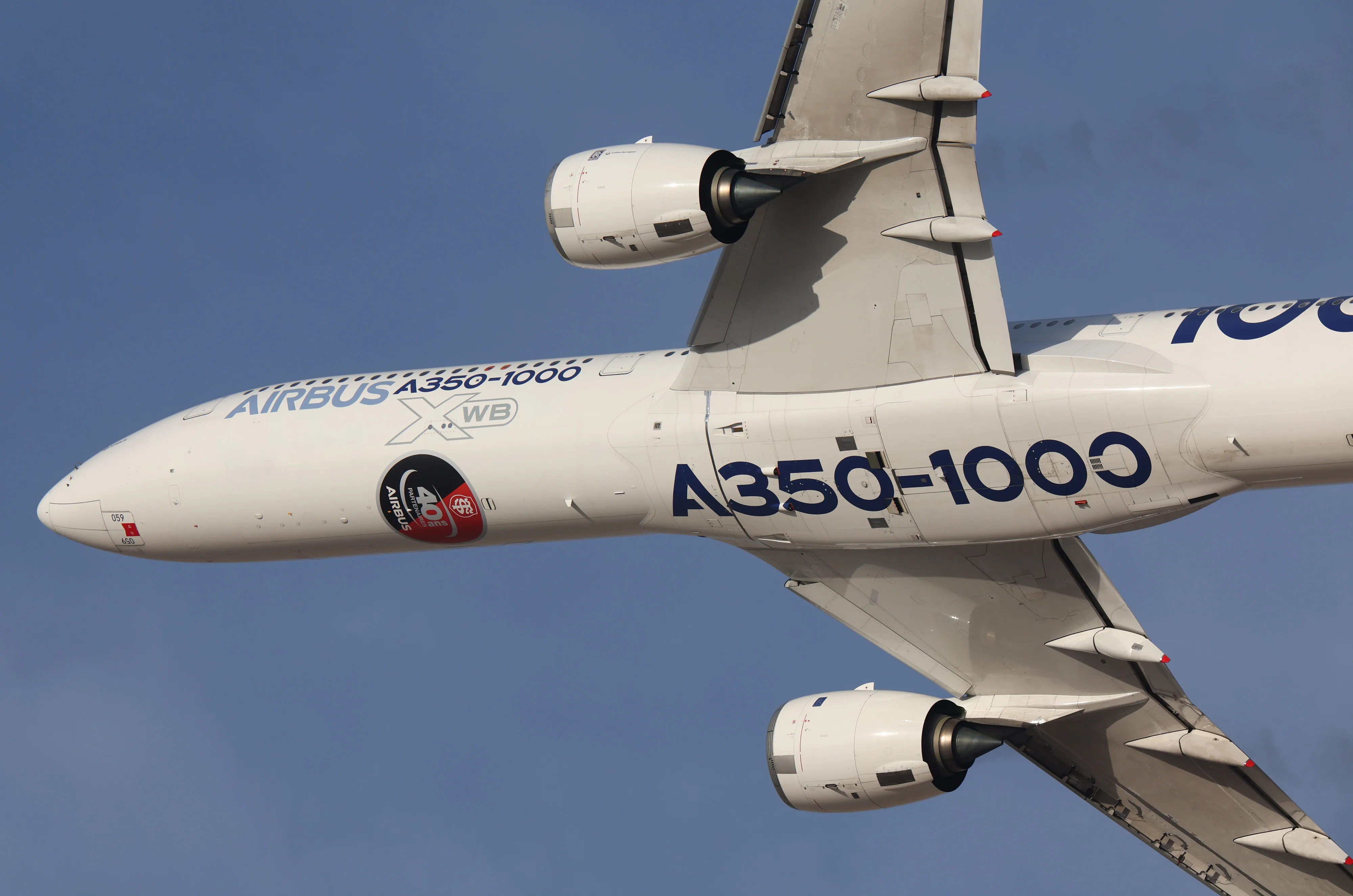 Emirates May Be Years From Warming to Airbus's Largest A350 Jet