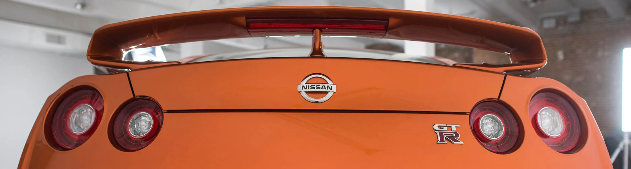 1477878178_nissan gtr lede