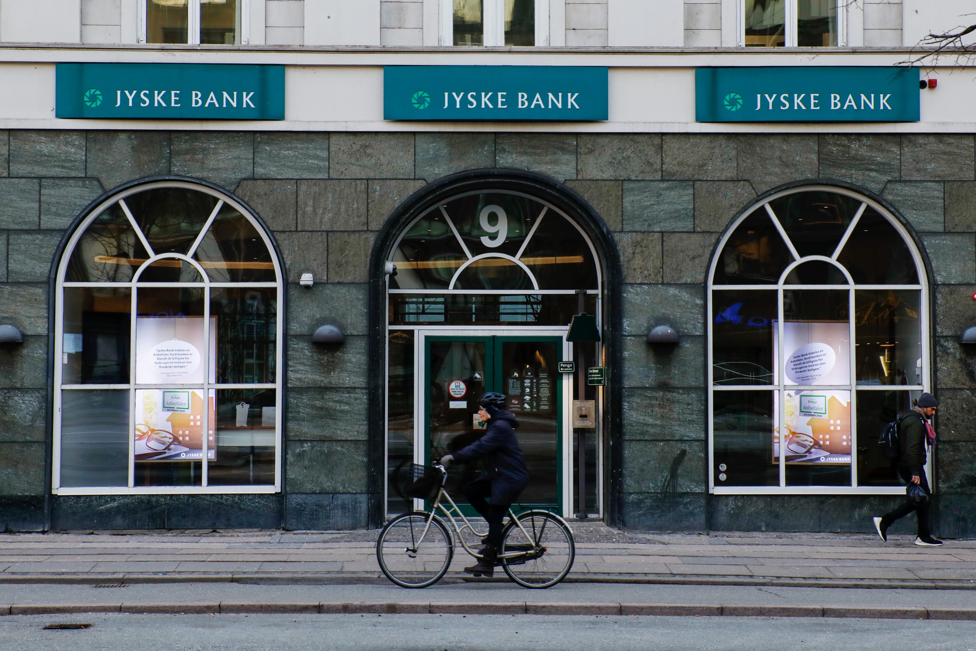 Bankers Face Legal Fight as Negative Rates Probed in Denmark - Bloomberg