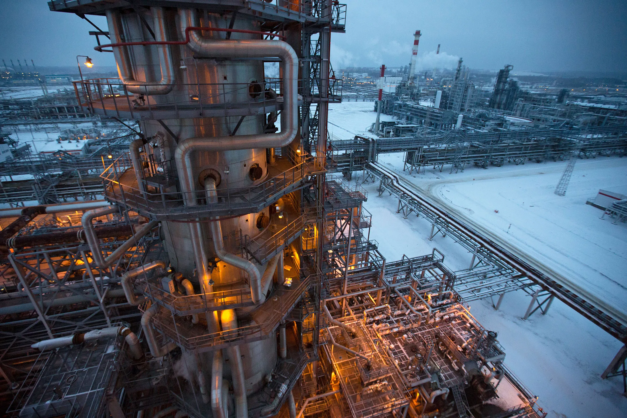 Inside OAO Lukoil's Nizhegorodnefteorgsintez Oil Refinery