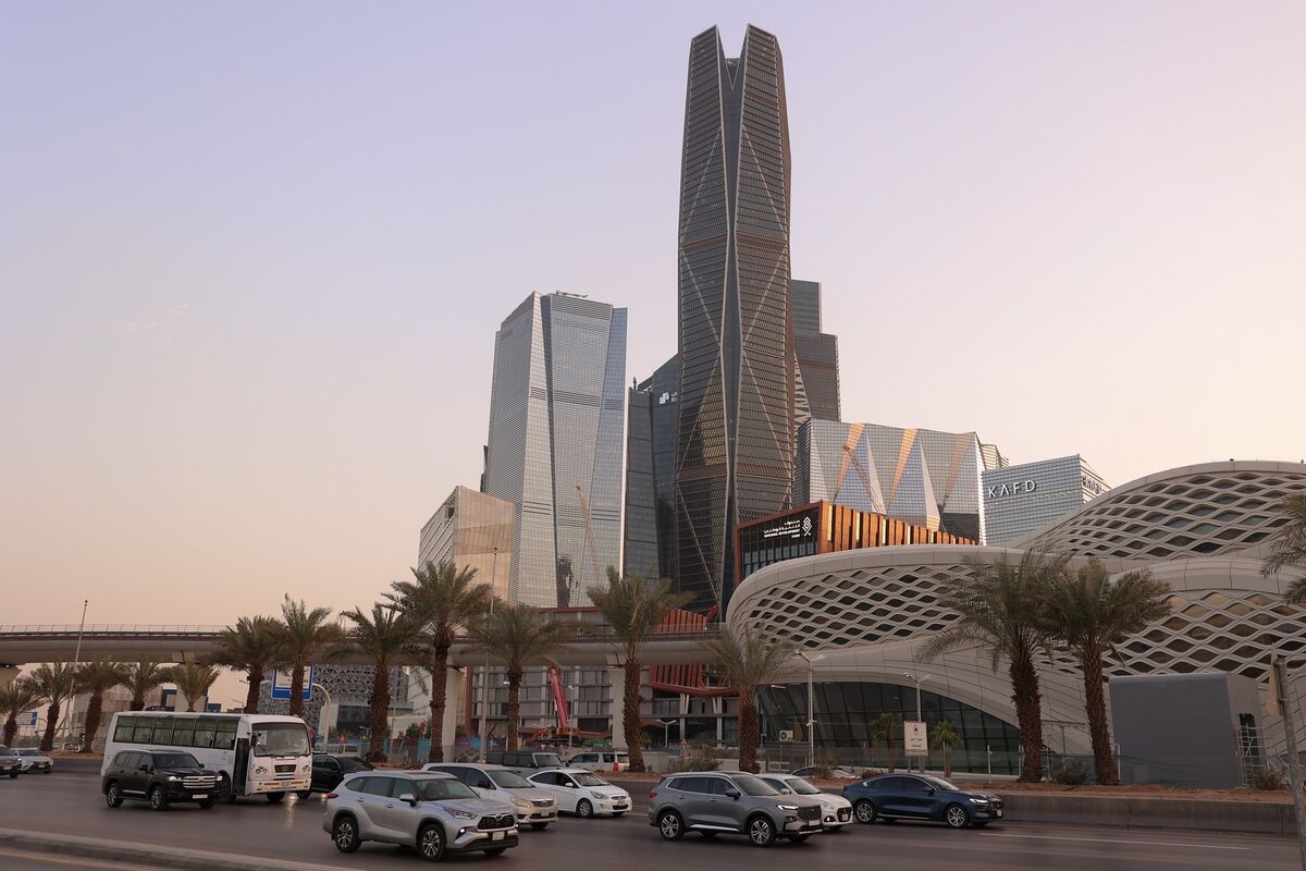 Goldman Steps Up Saudi Wealth Bet to Target Middle East’s Rich