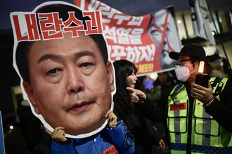 TOPSHOT-SKOREA-POLITICS-UNREST