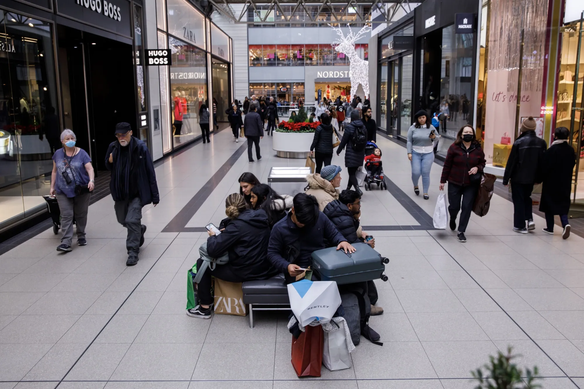 Shoppers in the Toronto Eaton Centre&nbsp;in Toronto, Ontario.