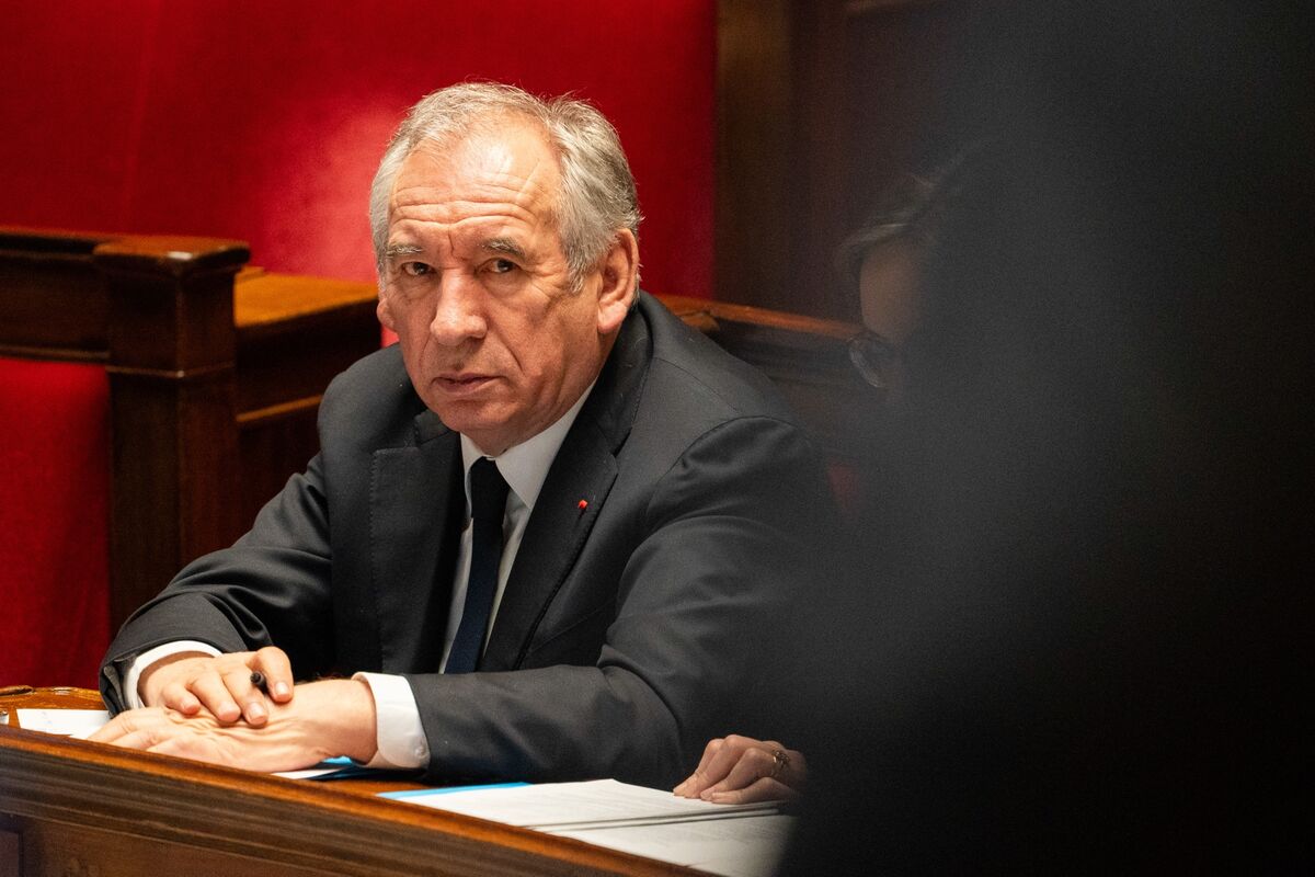French PM Bayrou Faces Confidence Vote