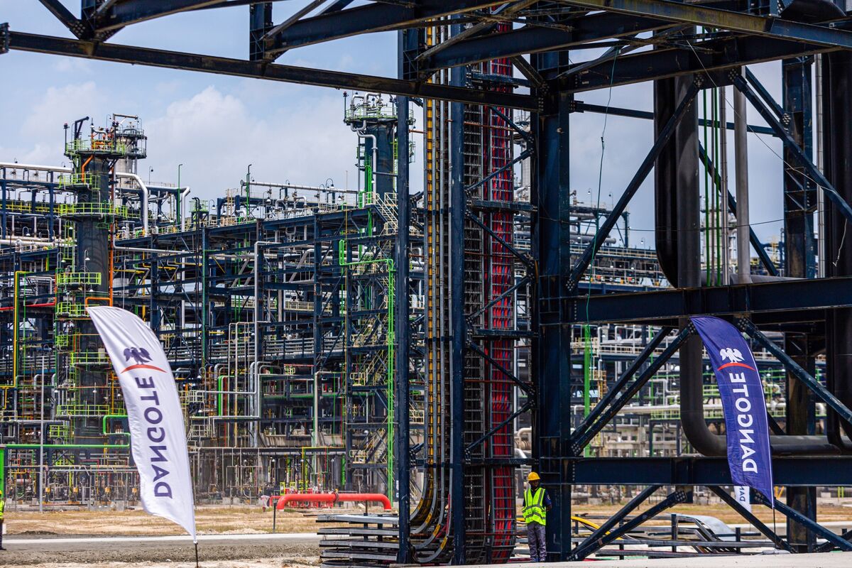 Nigeria Loses Africa Fuel Import Lead as Dangote Refinery Boosts Output