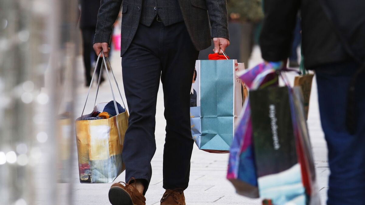 US Economy Expands by 2.8% in Third Quarter