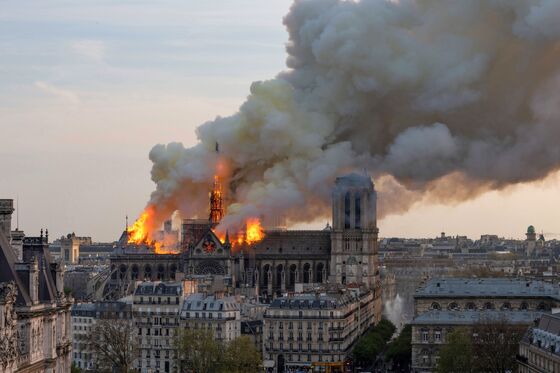 Macron Presides Over Rare Unity as Nation Grieves Notre Dame