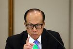 Billionaire Li Ka-shing, chairman of Cheung Kong Holdings Ltd. and Hutchison Whampoa Ltd., gestures as he speaks during a news conference in Hong Kong, China.
