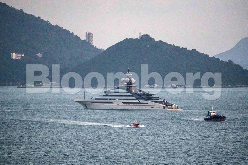 Sanctioned Billionaire’s Yacht Sails From Russia to Hong Kong