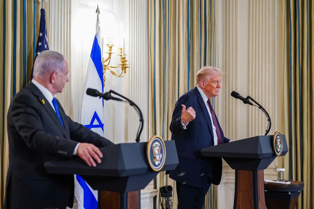 Netanyahu Maneuvers Between Trump and Voters as Election Looms