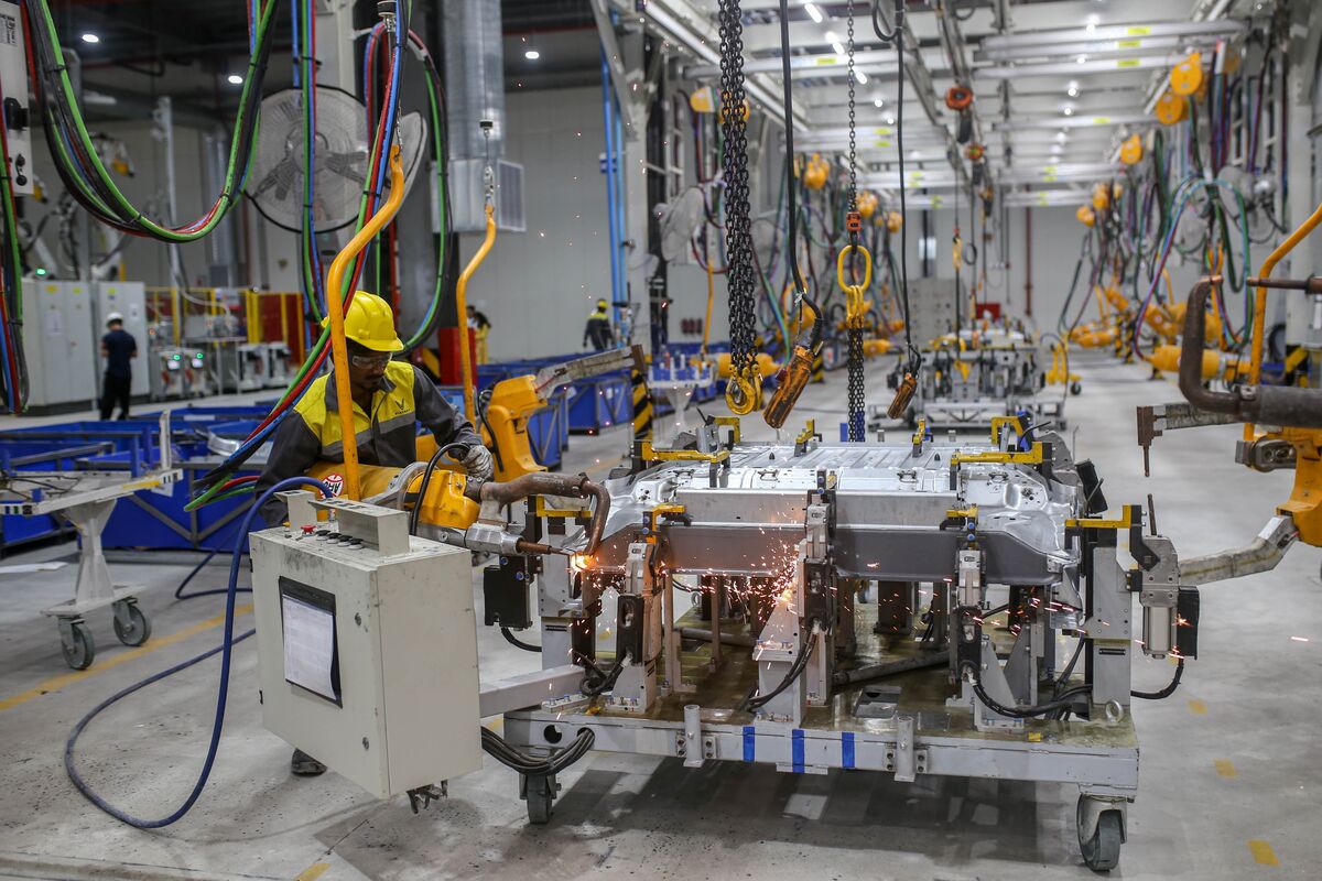 India’s Economic Activity Slows in March on Iran War, PMIs Show