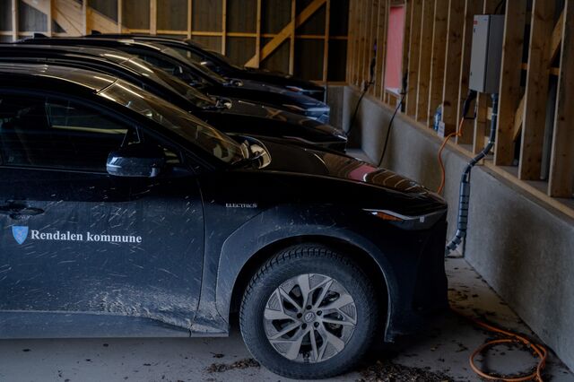 A fleet of Toyota EVs charging at a nursing home in Otnes, Rendalen.