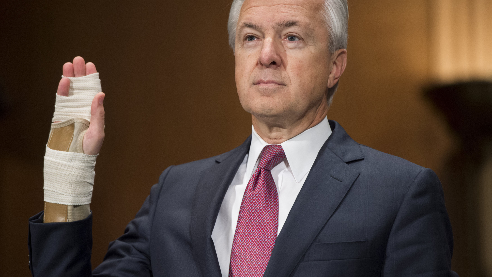 Wells Fargo CEO John Stumpf 'I Am Deeply Sorry' Bloomberg