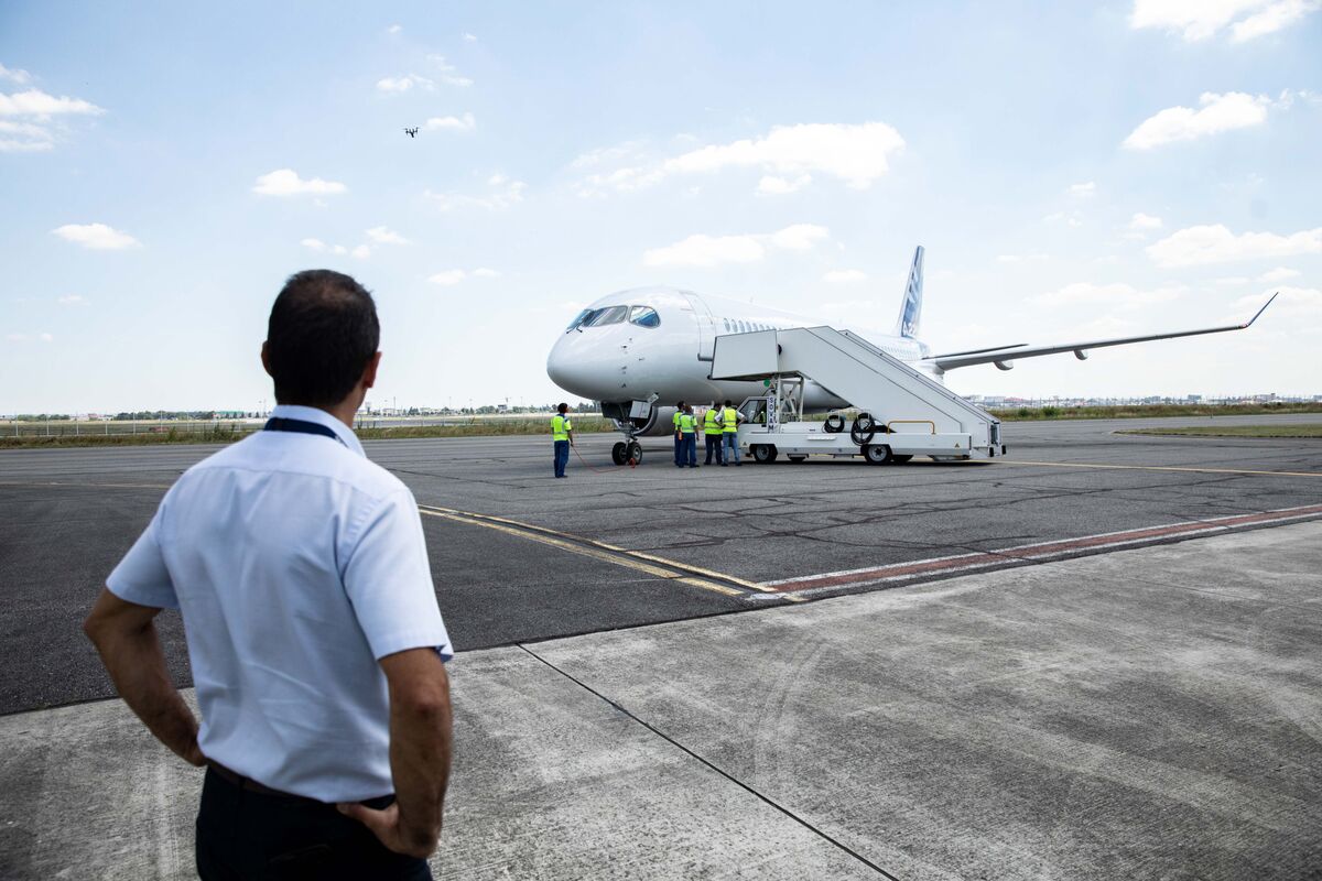 Bombardier Jumps on Report of Talks to Sell A220 Stake to Airbus