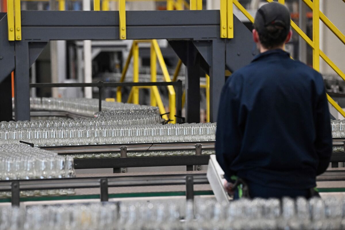 assets.bwbx.io image