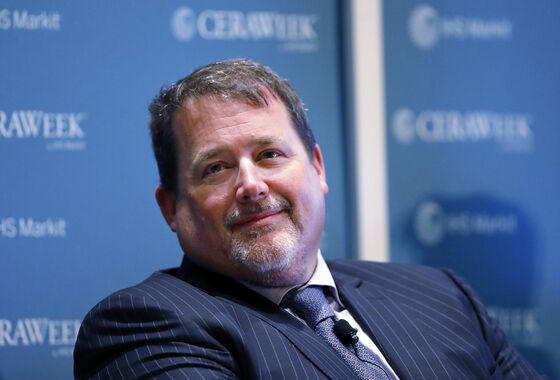 Oil Sands Carbon Cuts Come With $60 Billion Bill, Loose Ends
