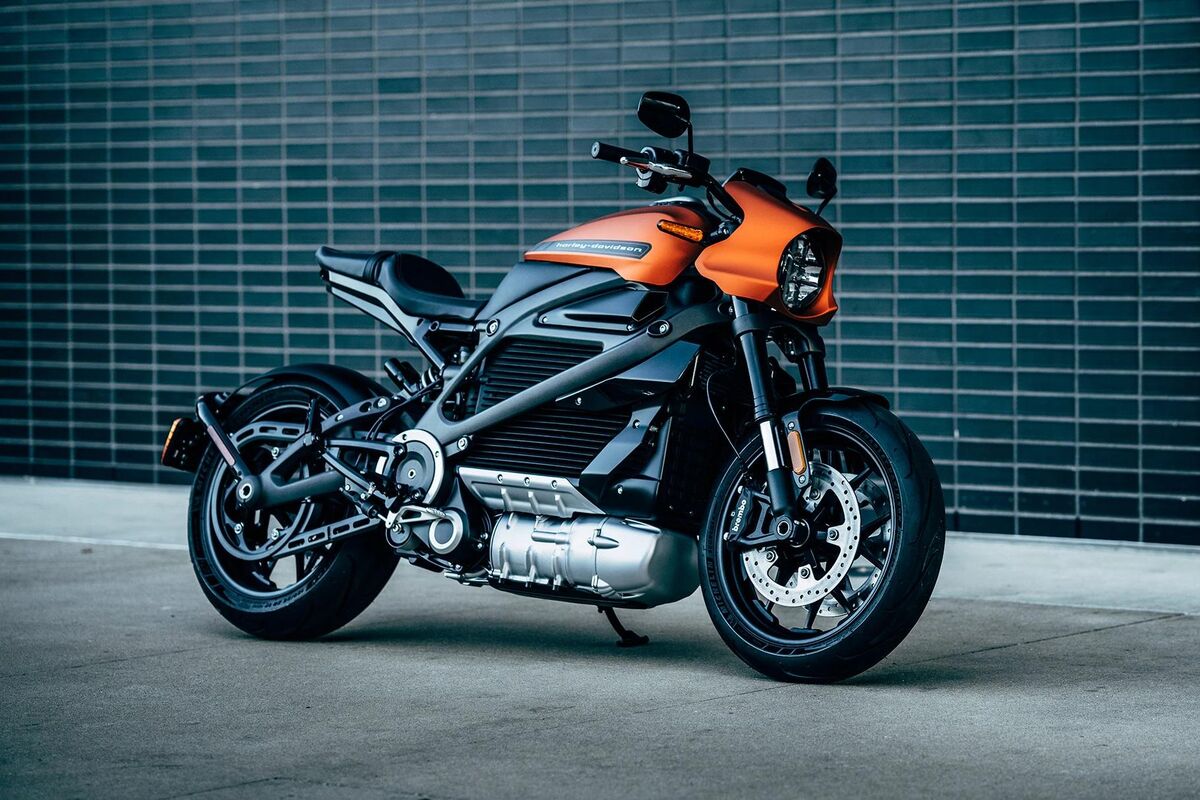 Harley Davidson Hopes To Convert Loyal Fans And New Riders With Its Silent E Hog Bloomberg