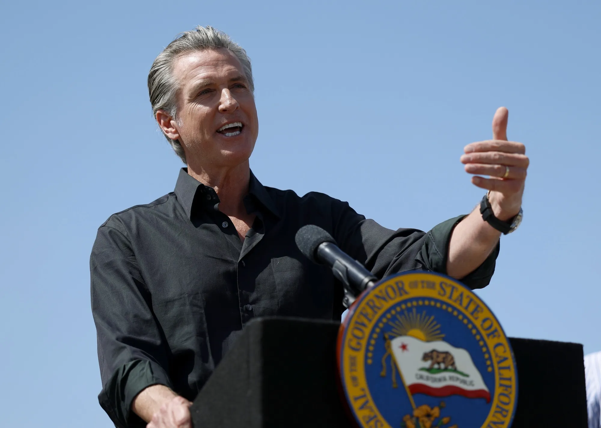 Newsom Says He'll Halt State Redistricting If Trump Backs Down - Bloomberg