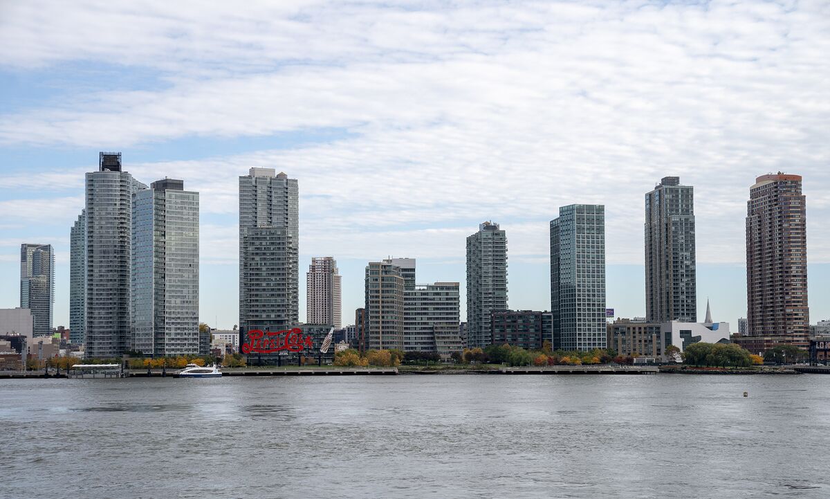 Amazon's Arrival Helps Queens Waterfront Condo Reap Record Bloomberg
