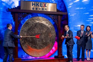 CATL Chairman Robin Zeng Attends Listing Ceremony in Hong Kong