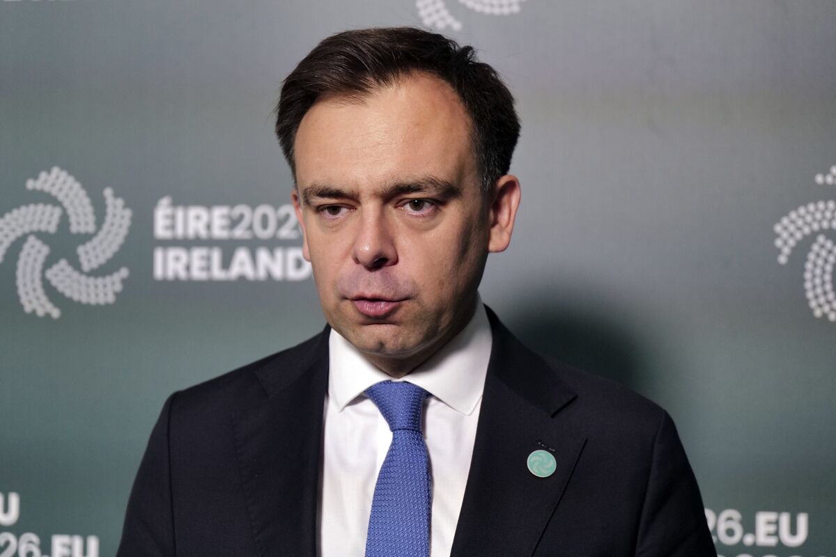 Polish Finance Chief Rules Out ‘Gifts’ From Pre-Election Budget