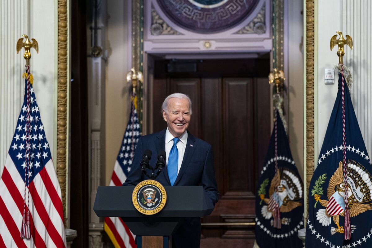 Biden 2024 Campaign Holds Washington Retreat to Rally Donors Bloomberg