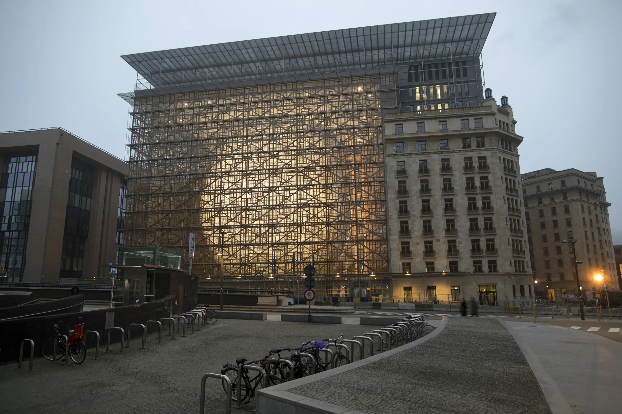 The EU's 321 Million Euro "Space Egg" Europa Building