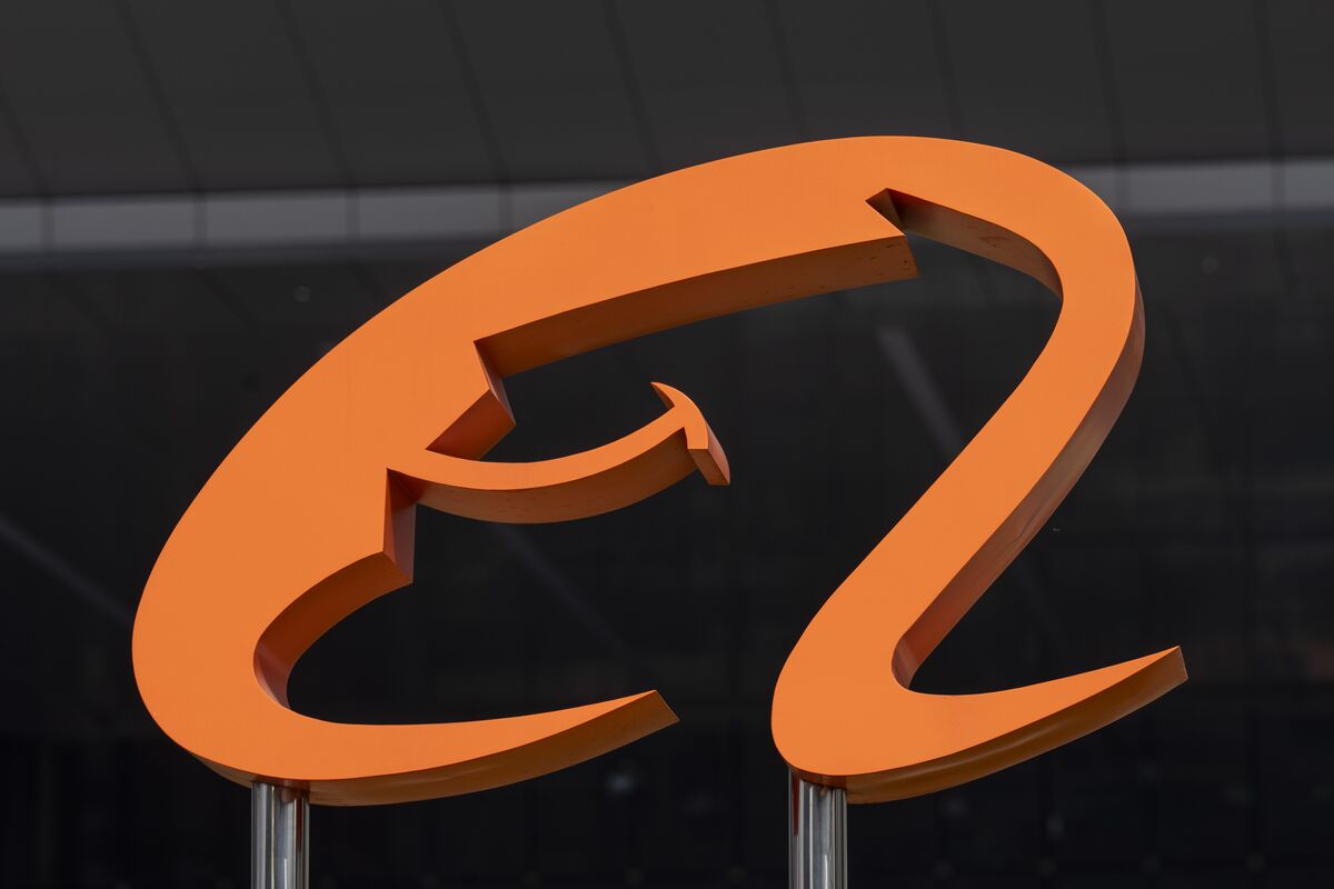 Alibaba представила ИИ-ускоритель Zhenwu V900: втрое быстрее и до 500 000 чипов в кластере