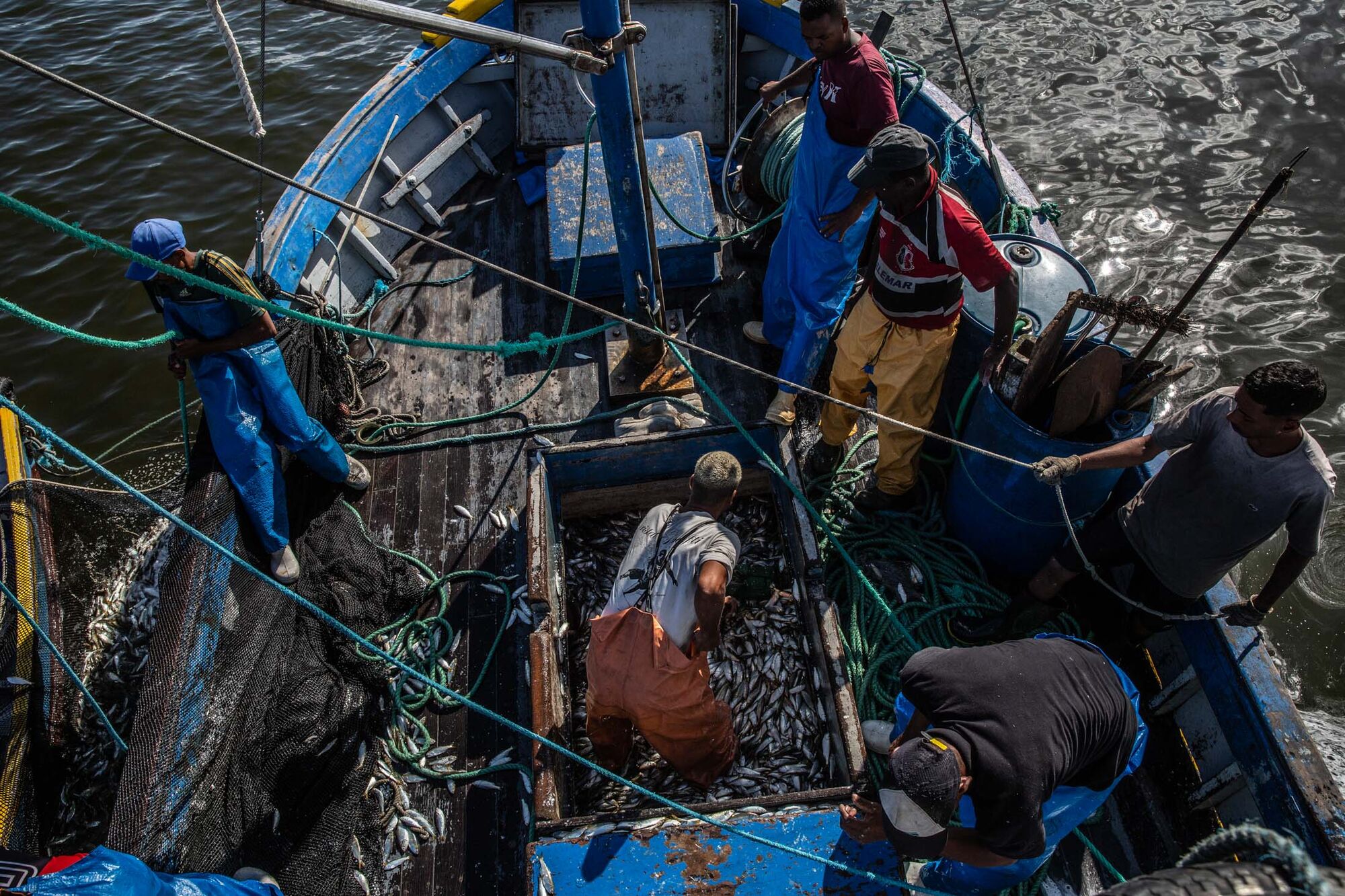 Rio de Janeiro’s Picturesque Bay Is a Toxic Graveyard of Ships