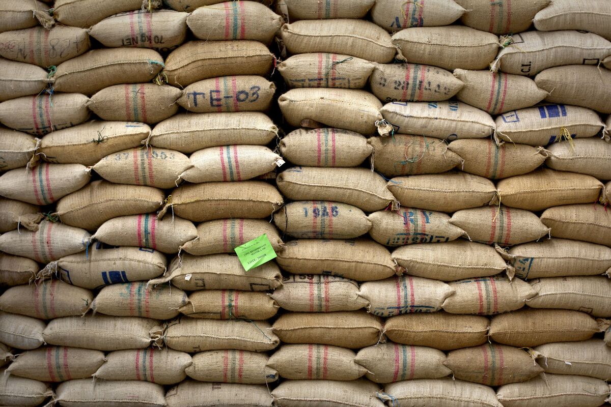 Arabica Coffee Rises as Exchange Stockpiles Sink to 18-Month Low