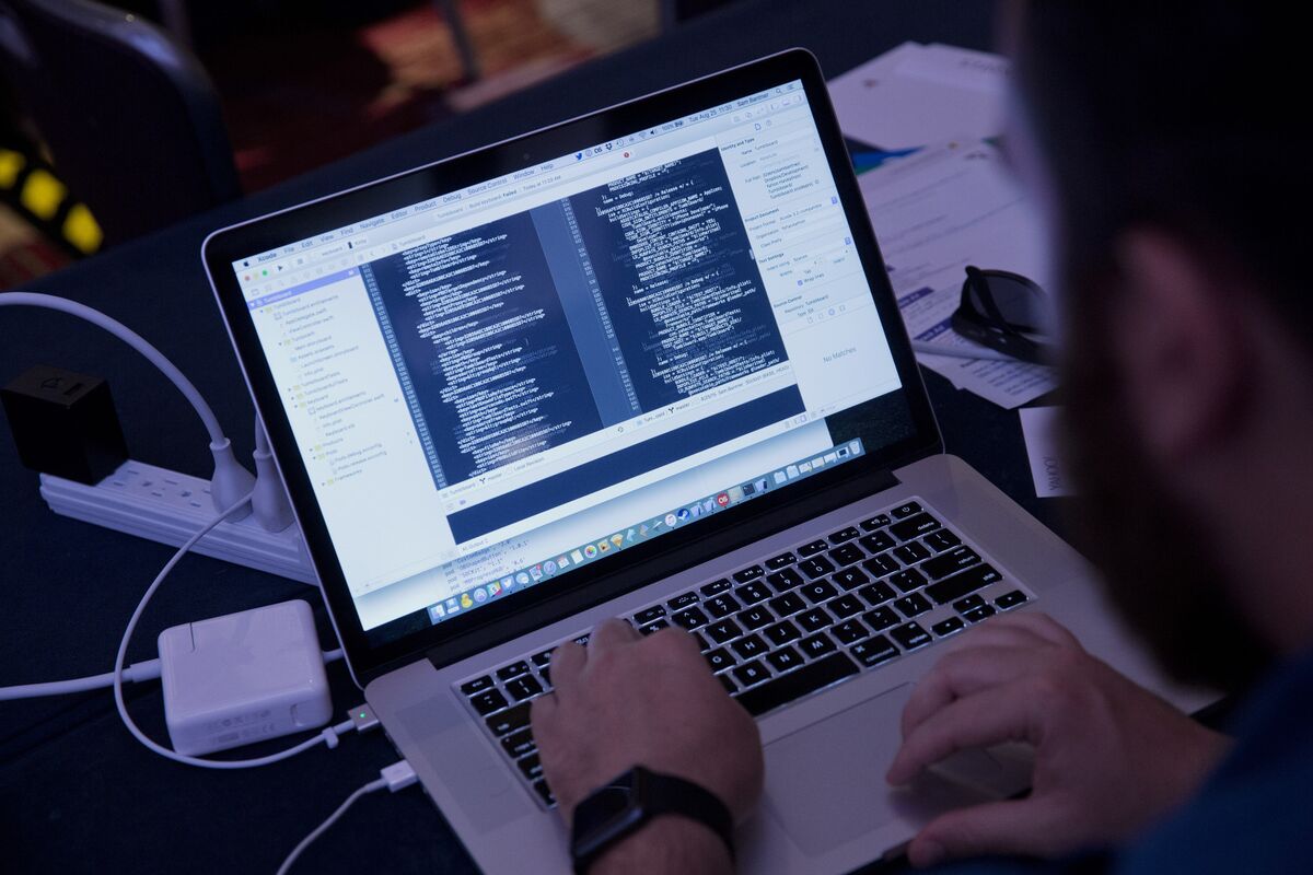 Tech: China's 360 utilizes AI technology to identify software vulnerabilities, drawing parallels to the Mythos approach in cybersecurity.