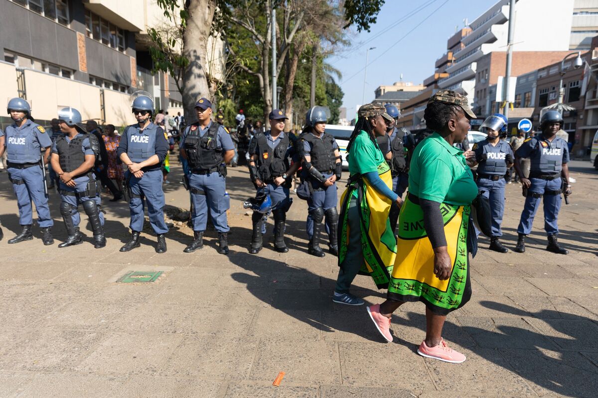 South African Police Sound Alarm on Political Crime Before Vote